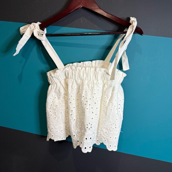 White Sleeveless Ruffled Crop Tank Top cotton - Picture 4 of 10